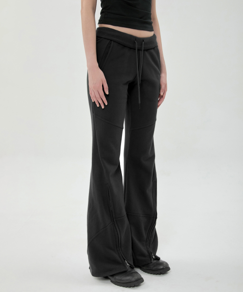FLAREUP(フレアアップ)の「Nana フレアスウェットパンツ (FL-273_Black)(その他パンツ・レディース・ブラック・1/2)」の2枚目の写真