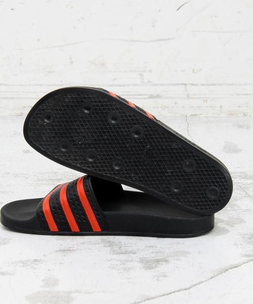 adidas（アディダス）の「【国内exclusive】＜adidas＞∵ADILETTE サンダル◆（サンダル・レディース・ブラック/ピンク・22.5cm/23.5cm/24.5cm/25.5cm）」の6枚目の写真