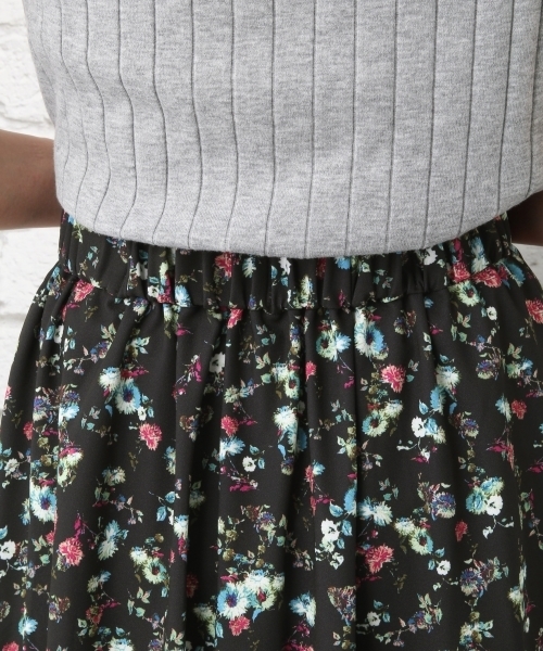 LEPSIM（レプシィム）の「ハナガラプリントタックロングスカート　760170（スカート・レディース・ブラック/グレイッシュベージュ/ネイビー・MEDIUM/LARGE）」の13枚目の写真