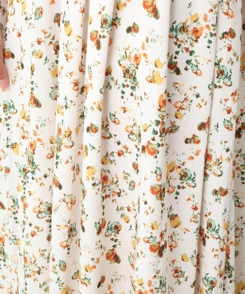 LEPSIM（レプシィム）の「ハナガラプリントタックロングスカート　760170（スカート・レディース・ブラック/グレイッシュベージュ/ネイビー・MEDIUM/LARGE）」の14枚目の写真