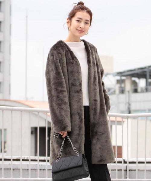 BEAUTY&YOUTH UNITED ARROWS（ビューティーアンドユースユナイテッドアローズ）の「BY∴ フェイクファーノーカラーコート ◆（その他アウター・レディース・ダークグレー/ベージュ/その他1・MEDIUM/SMALL）」の3枚目の写真