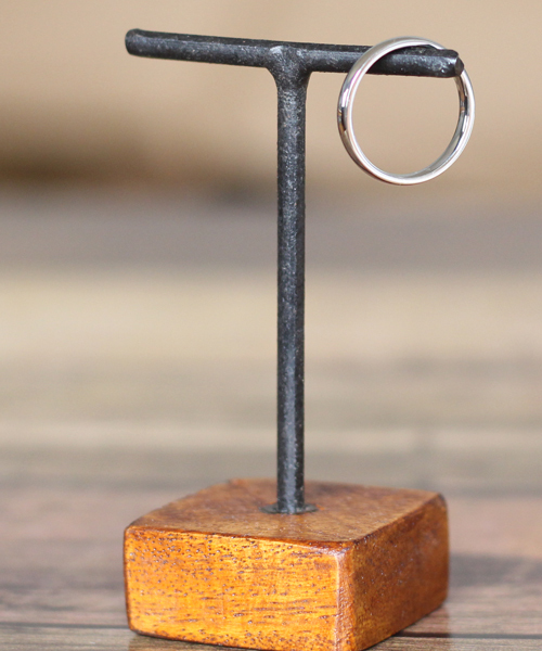 TONE SELECT GOODS（トーンセレクトグッズ）の「【vie】ステンレス甲丸リング/金属アレルギーフリー（リング・レディース・シルバー/ピンク・#10/#13/#18/#21/#17/#19/#7/#8/#9/#11/#12/#15/#20/#16/#14/#5/#6/#4/#3/#1/#2）」の4枚目の写真