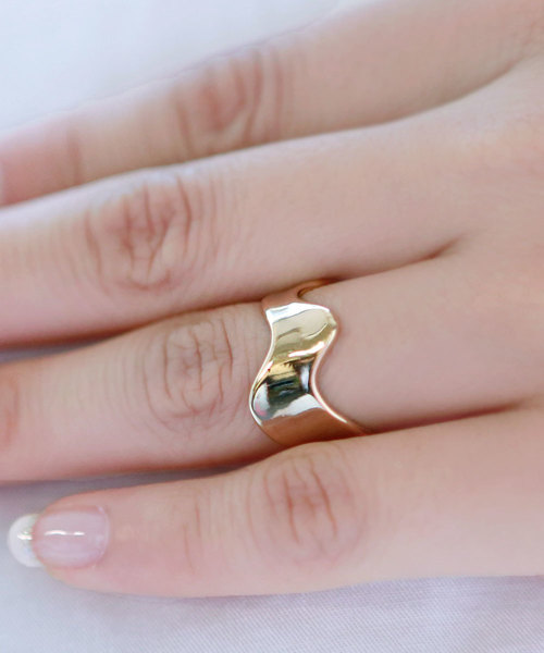 colleca la(コレカラ)の「ワイドウェーブリング(リング・レディース・シルバー/ゴールド・FREE)」の11枚目の写真