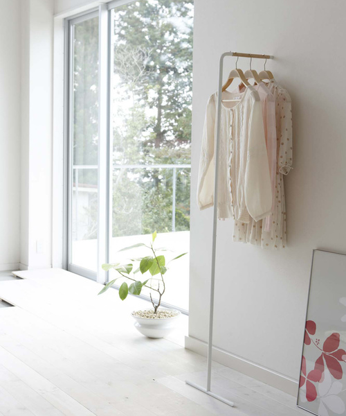 tower（タワー）の「【WEB限定】tower タワー スリムコートハンガー(7550/7551)（家具・レディース・ホワイト/ブラック・FREE）」の2枚目の写真