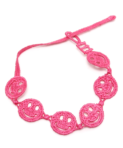 bpr BEAMS（ビーピーアール ビームス ）の「BEAMS / スマイル後染めブレス（ブレスレット・メンズ・グリーン/ブルー/ホワイト/グレー/ブラウン/ピンク/オレンジ/イエロー・ONE SIZE）」の7枚目の写真