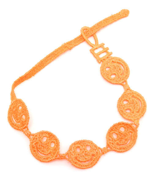 bpr BEAMS（ビーピーアール ビームス ）の「BEAMS / スマイル後染めブレス（ブレスレット・メンズ・グリーン/ブルー/ホワイト/グレー/ブラウン/ピンク/オレンジ/イエロー・ONE SIZE）」の8枚目の写真