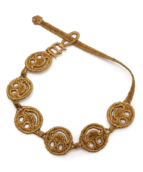 bpr BEAMS（ビーピーアール ビームス ）の「BEAMS / スマイル後染めブレス（ブレスレット・メンズ・グリーン/ブルー/ホワイト/グレー/ブラウン/ピンク/オレンジ/イエロー・ONE SIZE）」の10枚目の写真