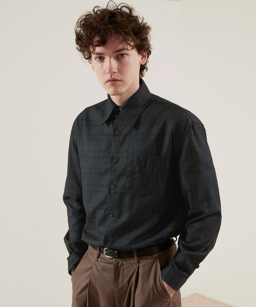 EMMA CLOTHES(エマクローズ)の「TRワイドカラー ボリュームシルエットシャツ(シャツ/ブラウス・メンズ・チャコールグレー/ネイビー/ブラウン/グレー/グリーン・FREE)」の4枚目の写真