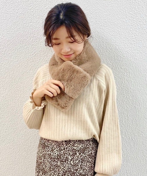 flower（フラワー）の「スウィーティーファーマフラー（マフラー・レディース・ベージュ/ブラウン・FREE）」の12枚目の写真