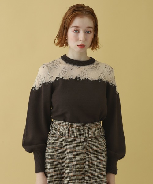 one after another NICE CLAUP(ワンアフターアナザーナイスクラップ)の「デコルテ透けチュール刺繍ニット(ニット/セーター・レディース・ブラック/ブラウン/アイボリー/ミント・FREE)」の3枚目の写真