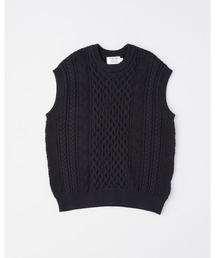 CABLE KNIT VEST