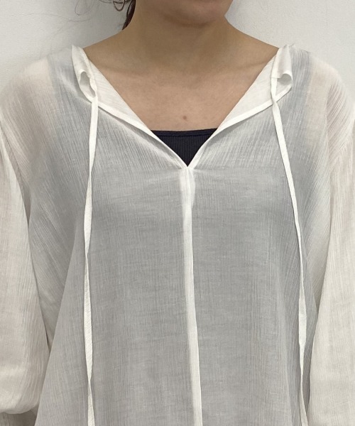 LOWRYS FARM（ローリーズファーム）の「シアープリーツブラウス６Ｓ　887462（シャツ/ブラウス・レディース・グリーン/ブラック/ピンク/オフホワイト・FREE）」の9枚目の写真