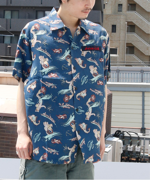 And A(アンドエー)の「AVIREX アヴィレックス / S/S ALOHA SH "MERMAID" マーメイド アロハシャツ / 6105118(シャツ/ブラウス・メンズ・ホワイト/ネイビー/レッド・MEDIUM/LARGE/X-LARGE/XX-LARGE)」の3枚目の写真