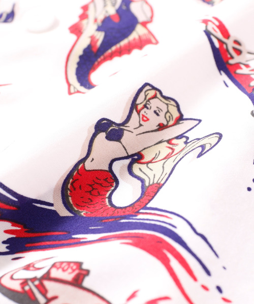 And A(アンドエー)の「AVIREX アヴィレックス / S/S ALOHA SH "MERMAID" マーメイド アロハシャツ / 6105118(シャツ/ブラウス・メンズ・ホワイト/ネイビー/レッド・MEDIUM/LARGE/X-LARGE/XX-LARGE)」の4枚目の写真