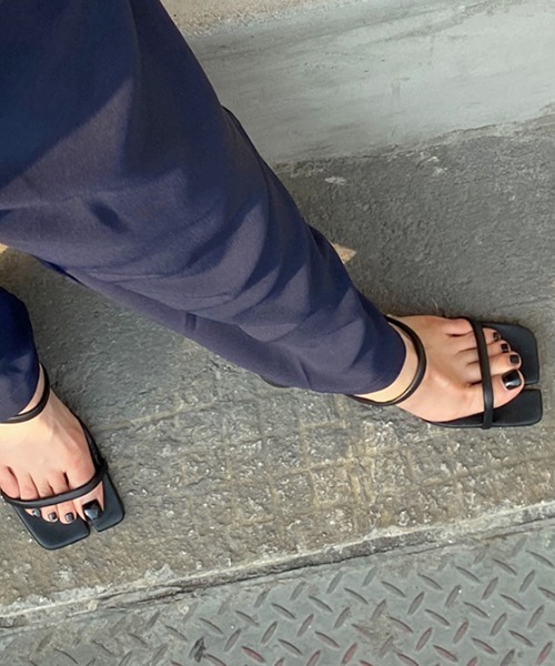 chuclla（チュクラ）の「【chuclla】Tabi-taste strap sandal sb-6 chs61（サンダル・レディース・ホワイト/ブラック・40/38/39/36/37）」の10枚目の写真