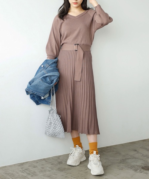 GeeRA(ジーラ)の「前後2WAYプリーツニットワンピース(ワンピース・レディース・モカ/ネイビー/ボルドー/ブラック/ブラウン/パープル/ブルー・X-LARGE/XX-LARGE/MEDIUM/LARGE)」の19枚目の写真