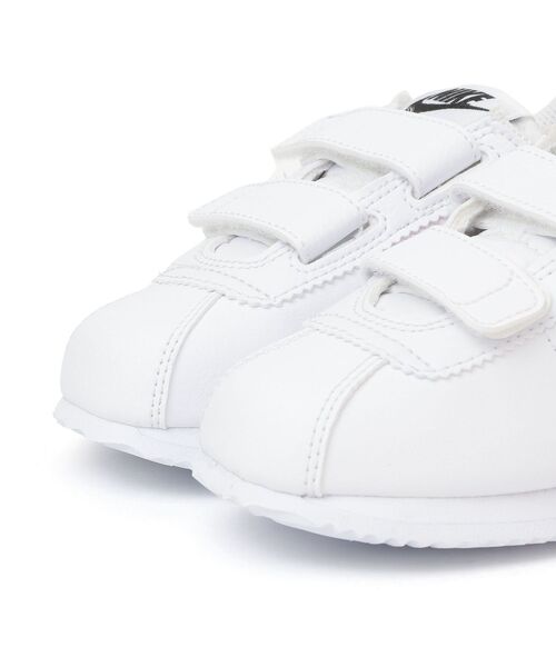 NIKE(ナイキ)の「NIKE :CORTEZ BASIC SL PSV スニーカー(スニーカー・キッズ・ホワイト・20/19/21/18/17/22)」の2枚目の写真