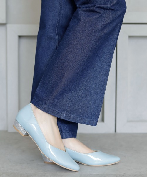 chocolates（チョコラテス）の「晴雨兼用 ポインテッドエナメルレインパンプス【日本製】（パンプス・レディース・ブラック/ライトブルー/ホワイト/ベージュ/ワインレッド/グレー/ネイビー・24cm/23.5cm/22.5cm/25cm/23cm/22cm/24.5cm）」の5枚目の写真