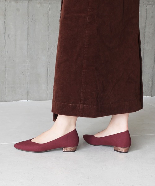 chocolates（チョコラテス）の「晴雨兼用 ポインテッドエナメルレインパンプス【日本製】（パンプス・レディース・ブラック/ライトブルー/ホワイト/ベージュ/ワインレッド/グレー/ネイビー・24cm/23.5cm/22.5cm/25cm/23cm/22cm/24.5cm）」の7枚目の写真