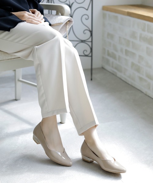 chocolates（チョコラテス）の「晴雨兼用 ポインテッドエナメルレインパンプス【日本製】（パンプス・レディース・ブラック/ライトブルー/ホワイト/ベージュ/ワインレッド/グレー/ネイビー・24cm/23.5cm/22.5cm/25cm/23cm/22cm/24.5cm）」の9枚目の写真