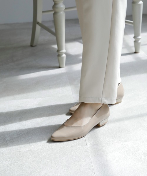 chocolates（チョコラテス）の「晴雨兼用 ポインテッドエナメルレインパンプス【日本製】（パンプス・レディース・ブラック/ライトブルー/ホワイト/ベージュ/ワインレッド/グレー/ネイビー・24cm/23.5cm/22.5cm/25cm/23cm/22cm/24.5cm）」の10枚目の写真