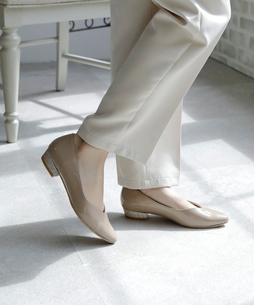 chocolates（チョコラテス）の「晴雨兼用 ポインテッドエナメルレインパンプス【日本製】（パンプス・レディース・ブラック/ライトブルー/ホワイト/ベージュ/ワインレッド/グレー/ネイビー・24cm/23.5cm/22.5cm/25cm/23cm/22cm/24.5cm）」の12枚目の写真