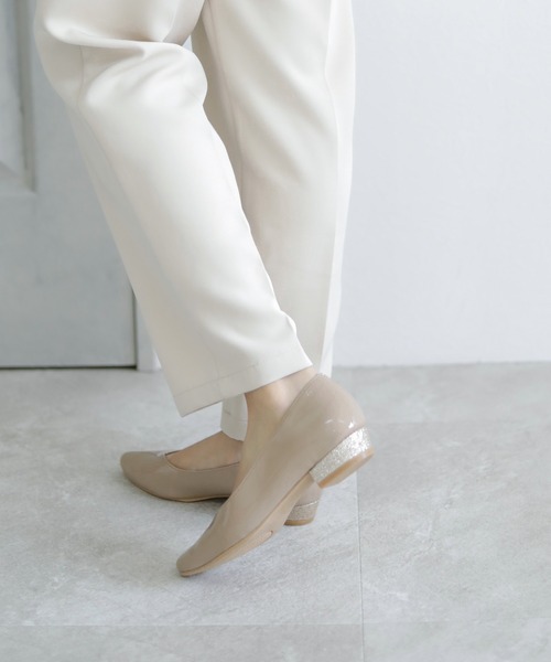 chocolates（チョコラテス）の「晴雨兼用 ポインテッドエナメルレインパンプス【日本製】（パンプス・レディース・ブラック/ライトブルー/ホワイト/ベージュ/ワインレッド/グレー/ネイビー・24cm/23.5cm/22.5cm/25cm/23cm/22cm/24.5cm）」の13枚目の写真