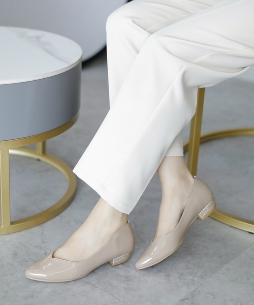 chocolates（チョコラテス）の「晴雨兼用 ポインテッドエナメルレインパンプス【日本製】（パンプス・レディース・ブラック/ライトブルー/ホワイト/ベージュ/ワインレッド/グレー/ネイビー・24cm/23.5cm/22.5cm/25cm/23cm/22cm/24.5cm）」の14枚目の写真