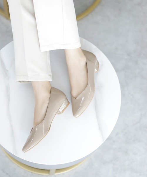 chocolates（チョコラテス）の「晴雨兼用 ポインテッドエナメルレインパンプス【日本製】（パンプス・レディース・ブラック/ライトブルー/ホワイト/ベージュ/ワインレッド/グレー/ネイビー・24cm/23.5cm/22.5cm/25cm/23cm/22cm/24.5cm）」の15枚目の写真