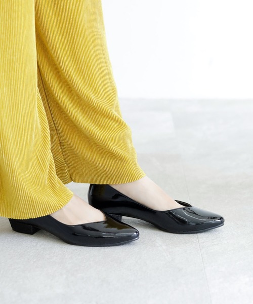 chocolates（チョコラテス）の「晴雨兼用 ポインテッドエナメルレインパンプス【日本製】（パンプス・レディース・ブラック/ライトブルー/ホワイト/ベージュ/ワインレッド/グレー/ネイビー・24cm/23.5cm/22.5cm/25cm/23cm/22cm/24.5cm）」の22枚目の写真