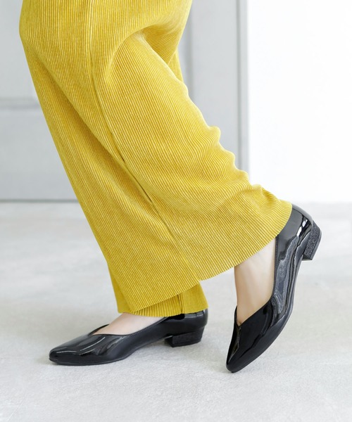 chocolates（チョコラテス）の「晴雨兼用 ポインテッドエナメルレインパンプス【日本製】（パンプス・レディース・ブラック/ライトブルー/ホワイト/ベージュ/ワインレッド/グレー/ネイビー・24cm/23.5cm/22.5cm/25cm/23cm/22cm/24.5cm）」の20枚目の写真