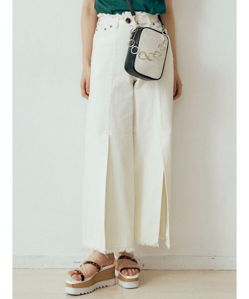 MURUA（ムルーア）の「フリンジスリットワイドパンツ（その他パンツ・レディース・ホワイト/イエロー・1/2）」の2枚目の写真