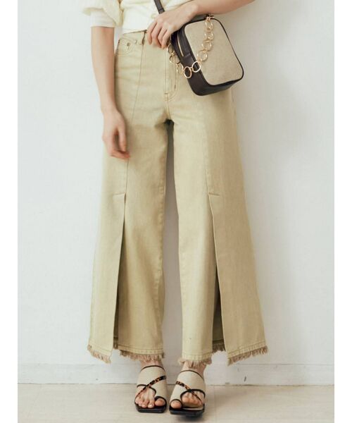 MURUA（ムルーア）の「フリンジスリットワイドパンツ（その他パンツ・レディース・ホワイト/イエロー・1/2）」の6枚目の写真