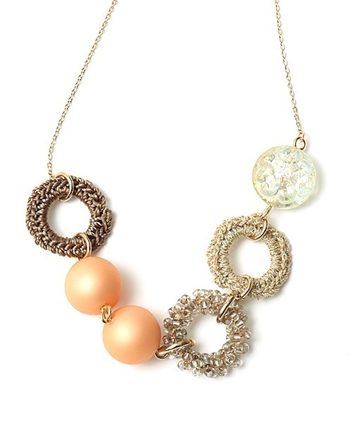 チチカカ(チチカカ)の「カラフルパーツネックレス(ネックレス・レディース・ベージュ/オレンジ/ネイビー・FREE)」の7枚目の写真