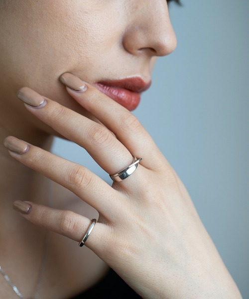 PAS TIERRA（パティエラ）の「－Lien－ プラクロスリング（リング・レディース・シルバー/イエローゴールド・#15/#13/#11/#9）」の8枚目の写真