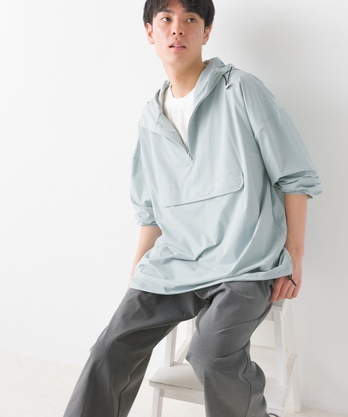 OMNES(オムネス)の「UV撥水ストレッチナイロンパーカー(ブルゾン・レディース・ブラック/ベージュ/ブルー系その他・MEDIUM/LARGE)」の7枚目の写真