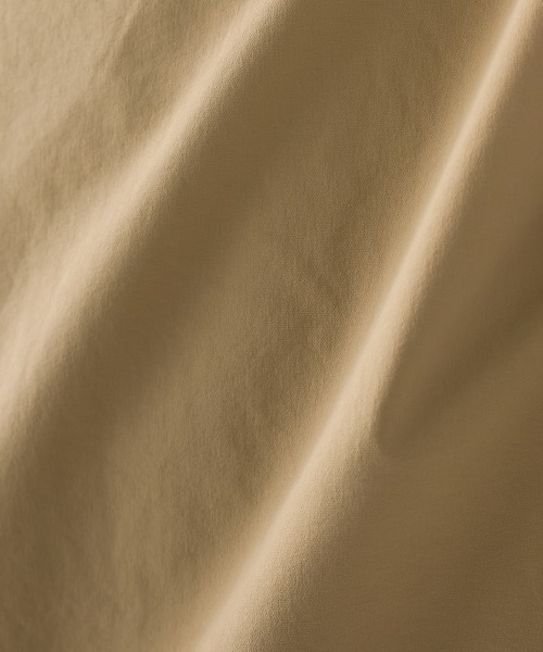 OMNES(オムネス)の「UV撥水ストレッチナイロンパーカー(ブルゾン・レディース・ブラック/ベージュ/ブルー系その他・MEDIUM/LARGE)」の20枚目の写真