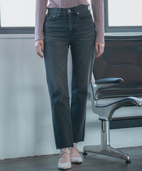 Andemiu(アンデミュウ)の「カットオフデニム214876(デニムパンツ・レディース・グレー/インディゴブルー・SMALL/MEDIUM)」の2枚目の写真