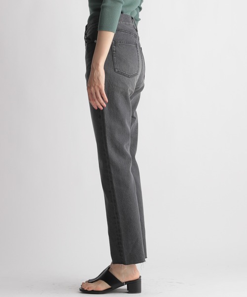 Andemiu(アンデミュウ)の「カットオフデニム214876(デニムパンツ・レディース・グレー/インディゴブルー・SMALL/MEDIUM)」の8枚目の写真