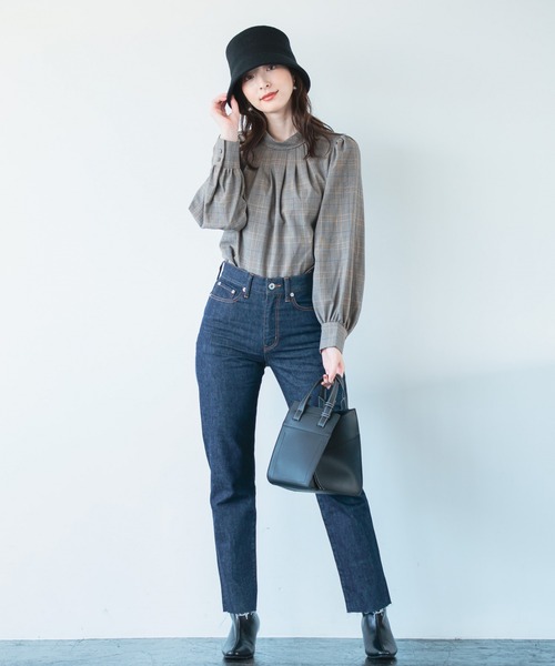 Andemiu(アンデミュウ)の「カットオフデニム214876(デニムパンツ・レディース・グレー/インディゴブルー・SMALL/MEDIUM)」の18枚目の写真