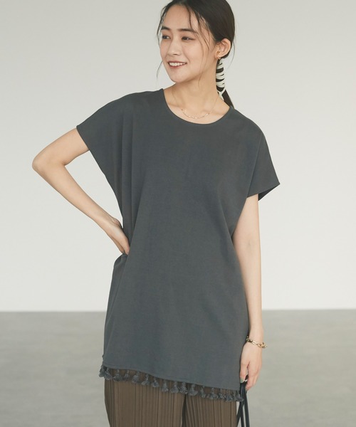 CRAFT STANDARD BOUTIQUE（クラフトスタンダードブティック）の「タッセルフリンジヘムカットチュニック　＊（Tシャツ/カットソー・レディース・チャコールグレー/ライトグレー/ブラウン・FREE）」の2枚目の写真