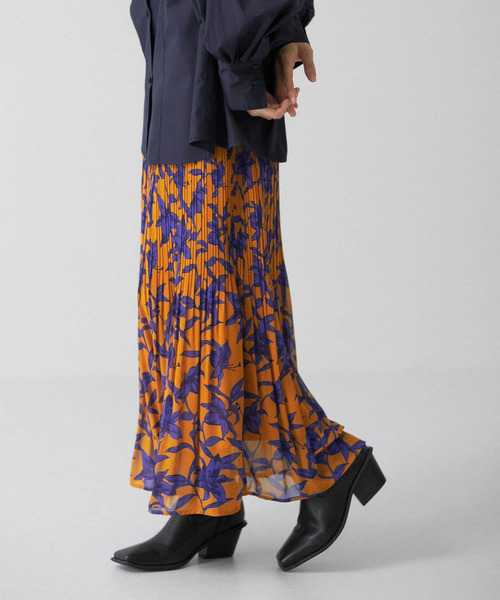 KBF（ケイビーエフ）の「『WEB/一部店舗限定』フラワープリント