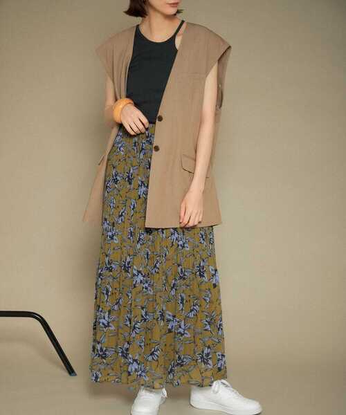 KBF（ケイビーエフ）の「『WEB/一部店舗限定』フラワープリント