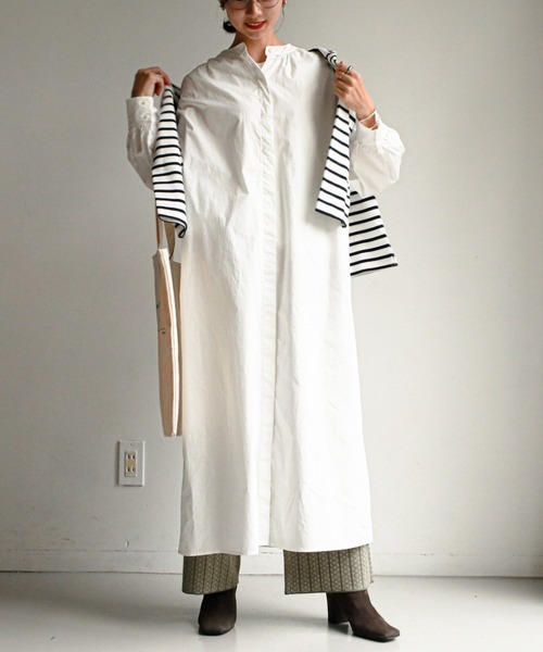 feepur(フェピュール)の「バンドカラーオーバーシャツワンピース(シャツワンピース・レディース・サックスブルー/ホワイト/ブラック/グリーン・MEDIUM)」の2枚目の写真