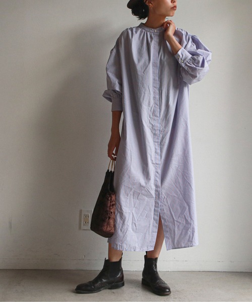 feepur(フェピュール)の「バンドカラーオーバーシャツワンピース(シャツワンピース・レディース・サックスブルー/ホワイト/ブラック/グリーン・MEDIUM)」の4枚目の写真