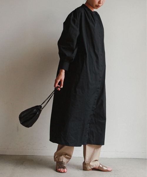 feepur(フェピュール)の「バンドカラーオーバーシャツワンピース(シャツワンピース・レディース・サックスブルー/ホワイト/ブラック/グリーン・MEDIUM)」の3枚目の写真