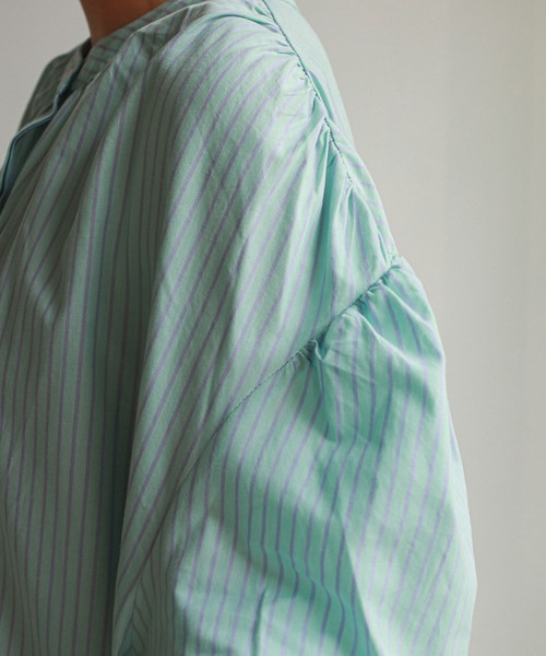 feepur(フェピュール)の「バンドカラーオーバーシャツワンピース(シャツワンピース・レディース・サックスブルー/ホワイト/ブラック/グリーン・MEDIUM)」の7枚目の写真