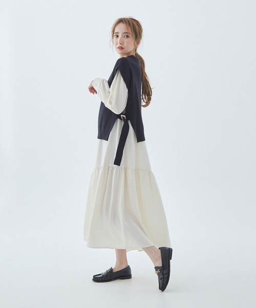 Fabulous Angela(ファビュラスアンジェラ)の「ニットベスト付ロングワンピース(ワンピース・レディース・モカ/カーキ/ブラック・FREE)」の4枚目の写真