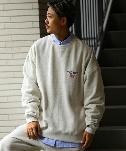 FREAK'S STORE(フリークスストア)の「WEB限定 GERRY COSBY×FREAK'S STORE/ジェリーコスビー 別注 ビッグシルエット アスレチック刺繍ロゴ クルーネックスウェット(スウェット・メンズ・ブラック/杢グレー/ネイビー/ダークグリーン・SMALL/MEDIUM/LARGE/X-LARGE)」の3枚目の写真