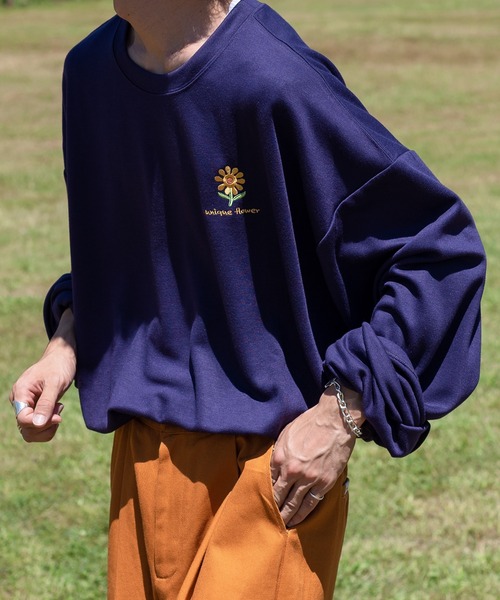 Perushu（ペルーシュ）の「【1周年記念アイテム】フラワー刺繍ビッグロンT（Tシャツ/カットソー・メンズ・ホワイト/ブラック/ダークパープル・MEDIUM/LARGE）」の3枚目の写真